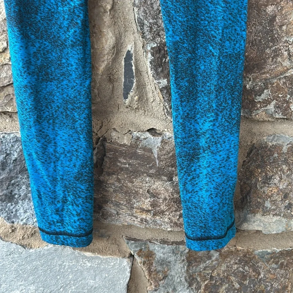 Lululemon Wunder Under Pant III in Spray Jacquard Shocking Blue Black Size 4